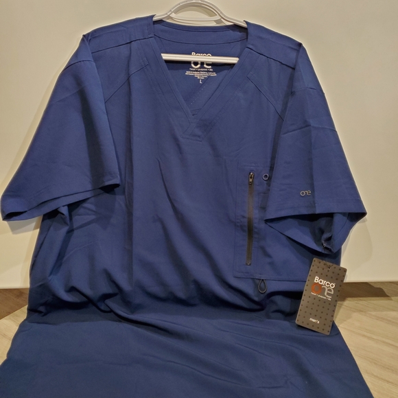 Barco Uniforms Other - Barco Uniforms Men's Navy Scrub Top Size Large NWT